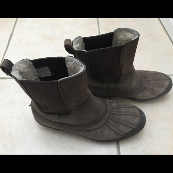 Brown Duclair UGG boots - Size 8 - Picture 1 of 12